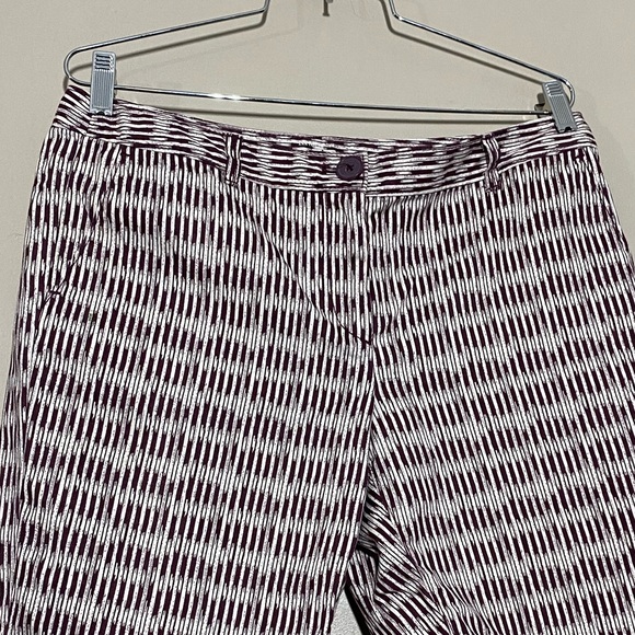 Loft Ann Taylor  burgundy and white Shorts size 8P - Picture 4 of 7